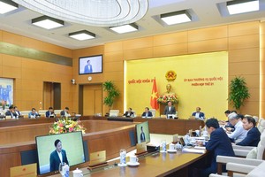 Phiên thảo luận chiều 17/3 của Uỷ ban Thường vụ Quốc hội.