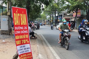 Chủ đầu tư dự án tung hàng ra thị trường. Ảnh: Lê Toàn