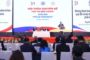 Quang cảnh phiên Hội thảo về “Đô thị bền vững”.