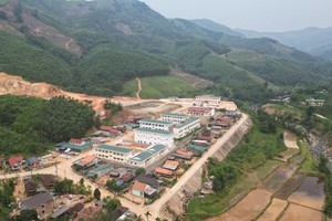 Dự án khẩn cấp nhưng đến nay thi công 3 năm vẫn chưa xong.