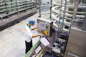 Nhiều doanh nghiệp đã đầu tư công nghệ cao để sản xuất sạch hơn, đáp ứng yêu cầu phát triển xanh. Trong ảnh: sản xuất tại Nestlé. Ảnh: Đức Thanh