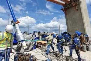 Thi công xây dựng cầu Mỹ Thuận 2. (Ảnh: XT - báo Dân sinh).