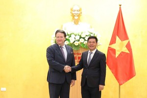 Bộ trưởng Nguyễn Hồng Diên tiếp Đại sứ Mỹ tại Việt Nam, Marc E.Knapper.