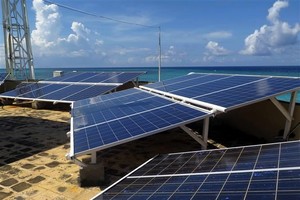 Tổng thống Mỹ, Joe Biden đã phủ quyết đề xuất bãi bỏ việc miễn thuế đối với các tấm pin mặt trời nhập từ Việt Nam.