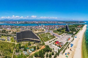 Đến năm 2030, Quảng Bình đạt 38% tỷ lệ đô thị hoá, có 16 đô thị và đến 2050 sẽ có 17 đô thị, định hướng phát triển đô thị thông minh, thích ứng biến đổi khí hậu.