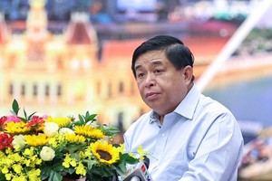 Bộ trưởng Nguyễn Chí Dũng trình bày kế hoạch triển khai hoạt động Hội đồng điều phối vùng Đông Nam. Ảnh: VGP