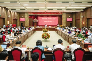 Buổi làm việc của Chủ tịch Quốc hội Vương Đình Huệ và đoàn công tác của Quốc hội với Ban Thường vụ Thành ủy Hà Nội. Ảnh: quochoi.vn