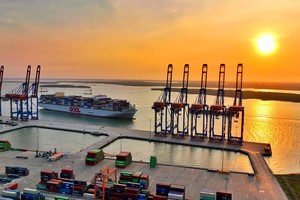 “Bình minh” bắt đầu ló rạng trên các cảng biển