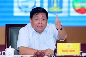 Bộ trưởng Bộ Kế hoạch và Đầu tư Nguyễn Chí Dũng chủ trì phiên họp (Ảnh: Đức Trung)