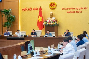 Phiên thảo luận về Dự thảo Luật Bảo hiểm xã hội (sửa đổi) của Ủy ban Thường vụ Quốc hội