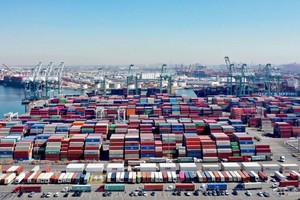 Kim ngạch xuất nhập khẩu tính đến 15/8 đạt 402 tỷ USD.