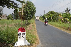 Một đoạn Quốc lộ 63 nối Kiên Giang và Cà Mau.
