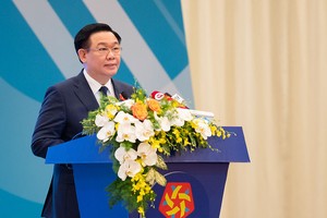 Chủ tịch Quốc hội Vương Đình Huệ phát biểu khai mạc Hội nghị Nghị sỹ trẻ toàn cầu lần thứ 9. (Ảnh: Quochoi.vn)