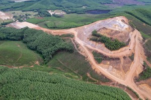 Hiện nay công tác bàn giao mặt bằng cho các dự án cao tốc thành phần qua tỉnh Quảng Bình vẫn chưa được hoàn thành. Ảnh: Vĩnh Quý