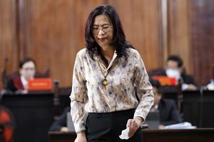 Cựu Phó cục trưởng Cục Thuế TP.HCM Nguyễn Thị Bích Hạnh lãnh 4 năm tù