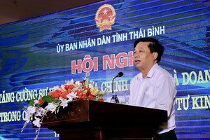 Phó Chủ tịch thường trực UBND tỉnh Thái Bình Nguyễn Quang Hưng phát biểu khai mạc hội nghị
