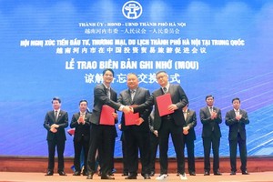 Doanh nghiệp tuần qua: Sữa chua Vinamilk tới Trung Quốc; Lộ diện cổ đông lớn của Viettel Construction; Xanh SM Bike đến TP.HCM 