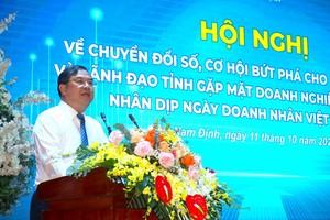 Ủy viên Trung ương Đảng, Bí thư Tỉnh uỷ Nam Định Phạm Gia Túc phát biểu chúc mừng doanh nhân, doanh nghiệp nhân ngày Doanh nhân Việt Nam 13/10