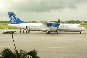 Tàu bay ATR72 của VASCO đón khách tại Sân bay Rạch Giá.