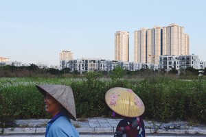 Đất đai là lĩnh vực bao trùm hầu hết các mặt hoạt động kinh tế - xã hội nên rất được quan tâm. Ảnh: Dũng Minh