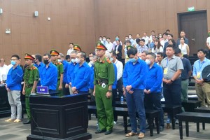 Trong số 22 bị cáo, nhiều cựu lãnh đạo Tổng công ty VEC hầu tòa lần thứ 2, liên quan tới vi phạm tại dự án đường cao tốc Đà Nẵng - Quảng Ngãi.