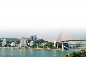 Thành phố du lịch Hạ Long (Quảng Ninh) Ảnh: Thanh Tân