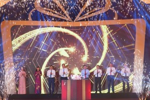 Các đại biểu khai mạc Lễ hội Quà tặng du lịch Hà Nội năm 2023. (Ảnh: Anh Tùng)