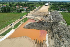 Dự án cao tốc Diễn Châu - Bãi Vọt cần đẩy nhanh tiến độ thi công