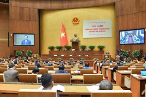 Chủ tịch Quốc hội Vương Đình Huệ phát biểu bế mạc Hội nghị.