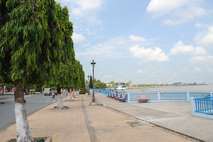 Bờ kè sông Cổ Chiên đoạn Phường 1, TP. Vĩnh Long