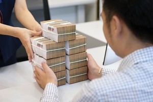 Lãi suất trung bình của những khoản cho vay mới tại nhiều ngân hàng hiện giảm hơn 2%/năm so với đầu năm