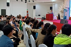 Các đại lý bảo hiểm đi học để không chỉ là người bán, mà còn là người bảo vệ khách hàng 