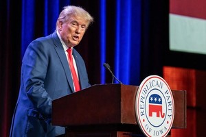 Cựu Tổng thống Mỹ Donald Trump phát biểu tại Des Moines, Iowa, ngày 28/7/2023. (Ảnh: AFP/TTXVN)