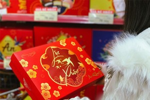 Sản phẩm có bao bì Tết được khách hàng ưa chuộng.