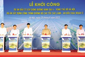 Lãnh đạo Chính phủ và các bộ, ngành, địa phương nhấn nút khởi công Dự án Đầu tư xây dựng đường Vành đai 4 - Vùng Thủ đô Hà Nội