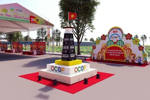 Sân khấu hoành tráng gắn với hoạt động thực cảnh sống động của Lễ hội hứa hẹn một bữa tiệc nghệ thuật hấp dẫn.