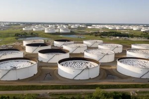 Khu vực dữ trữ dầu thô tại Cushing, bang Oklahoma, Mỹ. Ảnh: AFP