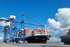 Cảng container quốc tế Tân Cảng Hải Phòng (TC-HICT), thuộc khu bến cảng Lạch Huyện có năng lực vận tải hàng hóa rất lớn. Ảnh: Thanh Tân.