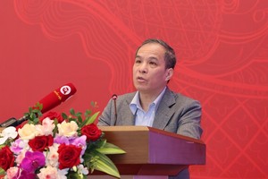 Phó thống đốc Ngân hàng Nhà nước Việt Nam Đoàn Thái Sơn trình bày tham luận - (Ảnh Duy Linh)