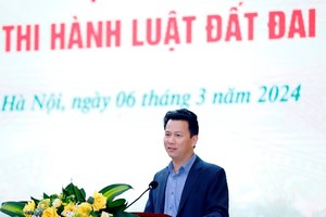 Bộ trưởng Bộ Tài nguyên và Môi trường phát biểu tại Hội nghị.