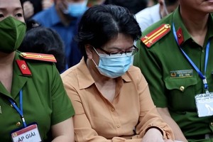 Bị cáo Đỗ Thị Nhàn, cựu Cục trưởng Cục Thanh tra, giám sát ngân hàng II (Cục II) thuộc Ngân hàng Nhà nước về hành vi nhận hối lộ 5,2 triệu USD.