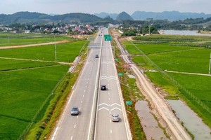 Một đoạn cao tốc Mai Sơn - Quốc lộ 45.