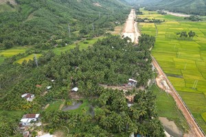 Dự án cao tốc Bắc - Nam, thành phần đoạn Quy Nhơn - Chí Thạnh qua tỉnh Phú Yên vẫn còn vướng mặt bằng, chủ yếu là nhà dân.