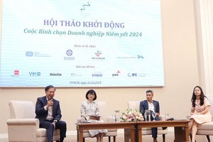 Các diễn giả chia sẻ thông tin tại hội thảo Khởi động Cuộc bình chọn Doanh nghiệp niêm yết 2024