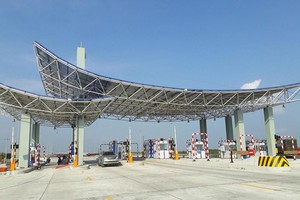 Trạm thu phí BOT cầu Bạch Đằng.