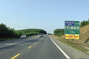 Cao tốc Cam Lộ - La Sơn