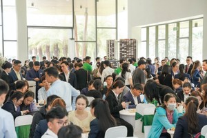 Khách tham dự lễ mở bán căn hộ PiCity Sky Park. Ảnh: Việt Dũng