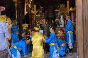 Đọc Văn tế tưởng nhớ công đức các bậc tiền hiền có công khai phá vùng đất phương Nam