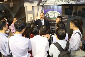 Chủ tịch Haxaco trong một sự kiện giao lưu với các nhà đầu tư