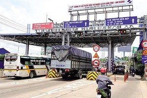 Trạm thu phí Quốc lộ 91, thuộc một trong những dự án BOT giao thông đang gặp khó khăn